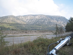 canal and mountains near Peyrolles